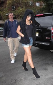 rihanna - haut transparant - oops