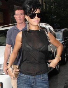 rihanna sexy haut transparant