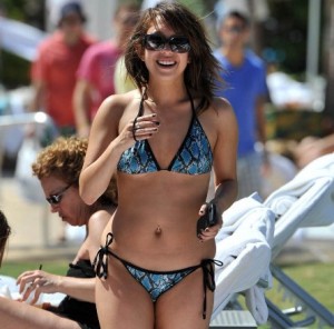 cheryl_burke_dance_bikini_new