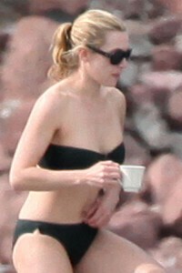 kate winslet bikini 4