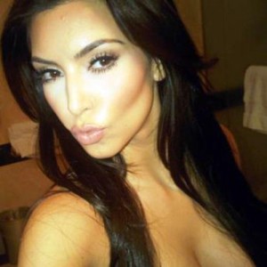 kim-kardashian-bikini-twitter-03
