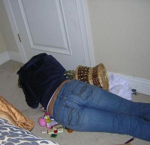 passed-out-drunk-girl-30