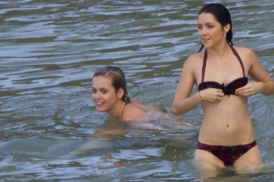 20111228-katy-perry-bikini-12
