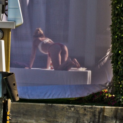 20120110-shakira-bikini-1
