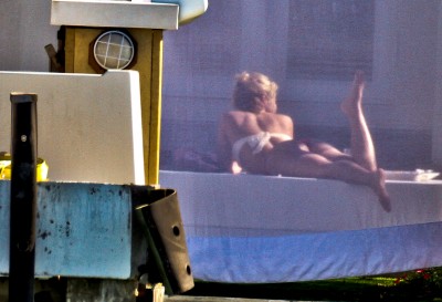 20120110-shakira-bikini-10