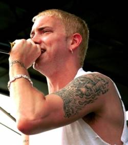 eminem-ne-veut-pas-apprendre-a-utiliser-un-ordinateur_60832_w250 eminem-ne-veut-pas-apprendre-a-utiliser-un-ordinateur_60832_w250